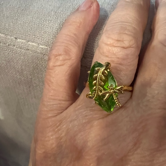 Dragonfly & Laurel Green & gold ring - Picture 2 of 11